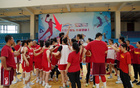 女籃體能訓(xùn)練，張子宇缺席，李夢(mèng)王思雨態(tài)度端正。