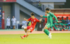 國足U16半場夢游，門將失誤，張君豪紅牌