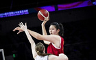 張子宇國(guó)家隊(duì)首秀得18分，女版姚明驚艷亮相