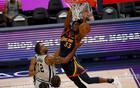 他，24歲天才，NBA十年最失敗。無球可打。
