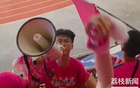 蘇超小球迷領(lǐng)喊，鎮(zhèn)江隊(duì)16歲高中生領(lǐng)呼聲