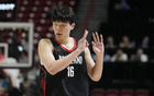楊瀚森：榮幸與約基奇姚明比肩，適應(yīng)NBA不棄獨(dú)特性。